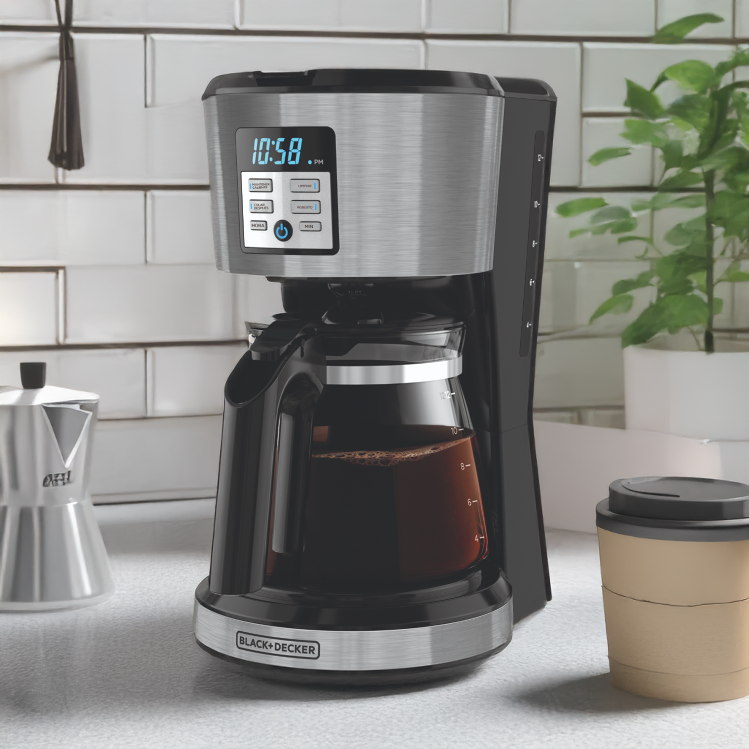 Cafetera Programable Con Filtro Y Jarra De Vidrio CM1331S-LA BLACK & DECKER 12 Tazas